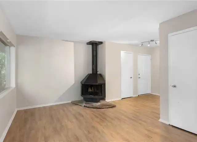Property at 11 Peachtree Hills Ave NE Unit B7, Atlanta, GA, 30305, 1 bed, 1 bath, [object Object]