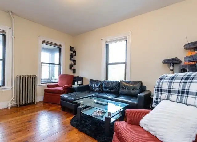 Property at 17 Cushman Rd Unit 1, Brighton, MA, 02135, 5 beds, 2 baths, [object Object]