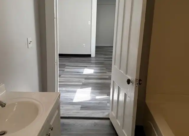 Property at 205 Lakeview Ave, Syracuse, NY, 13204, 3 beds, 1 bath, [object Object]