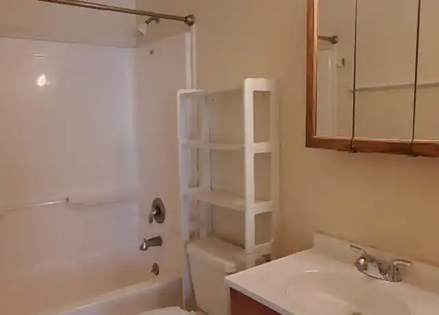 Property at 516 N Adams St #2, Ypsilanti, MI, 48197, 2 beds, 1 bath, [object Object]