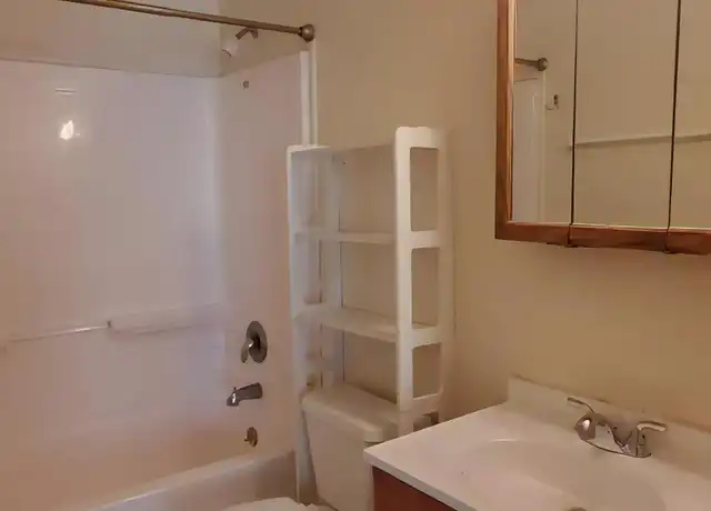 Property at 516 N Adams St #2, Ypsilanti, MI, 48197, 2 beds, 1 bath, [object Object]