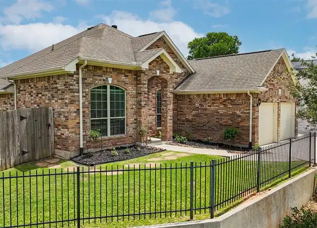 Property at 923 Lake View Dr, Montgomery, TX, 77356, 4 beds, 2 baths, [object Object]