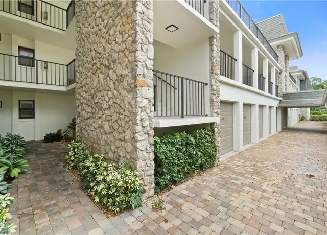 Property at 425 Wildwood Ln #425, Naples, FL, 34105, 3 beds, 2.5 baths, [object Object]