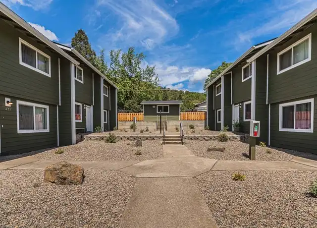 Property at 459 4th Ave, Gold Hill, OR, 97525, 2 beds, 1 bath, [object Object]
