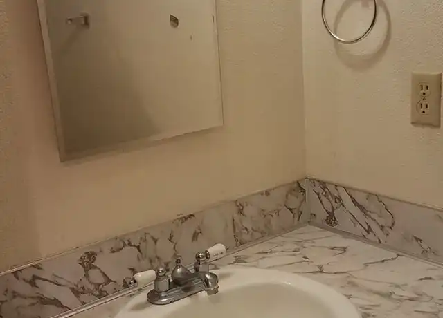 Property at 695 4th St Unit C, Blaine, WA, 98230, 1 bed, 1 bath, [object Object]