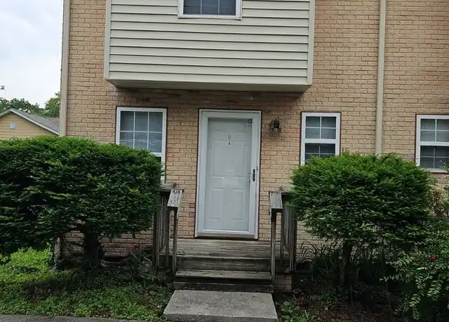 Property at 1210 W Parkway Ave, Knoxville, TN, 37912, 2 beds, 1.5 baths, [object Object]