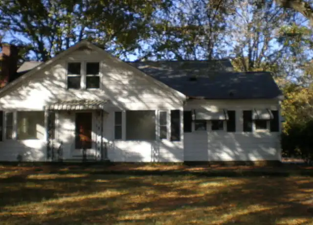 Property at 2108 Concord Lake Rd, Kannapolis, NC, 28083, 3 beds, 1 bath, [object Object]