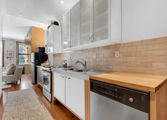 Property at 198 W 10th St Unit 6A, New York, NY, 10014, 1 bed, 1 bath, [object Object]