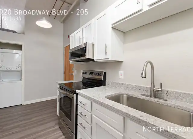 Property at 920 Broadway Blvd Unit 205, Kansas City, MO, 64105, 1 bed, 1 bath, [object Object]