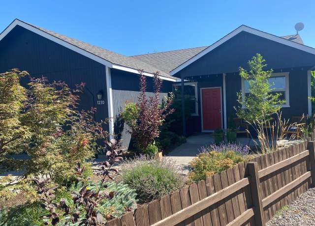Photo of 1210 SW 32nd Ct, Redmond, OR 97756