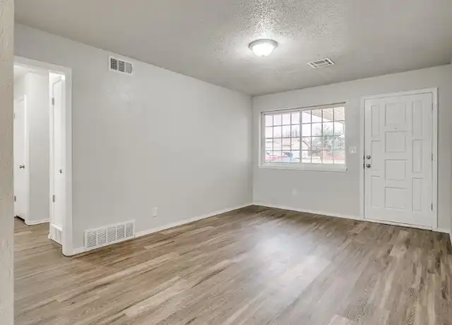 Property at 2717 SW 80th St, Oklahoma City, OK, 73159, 3 beds, 1 bath, [object Object]