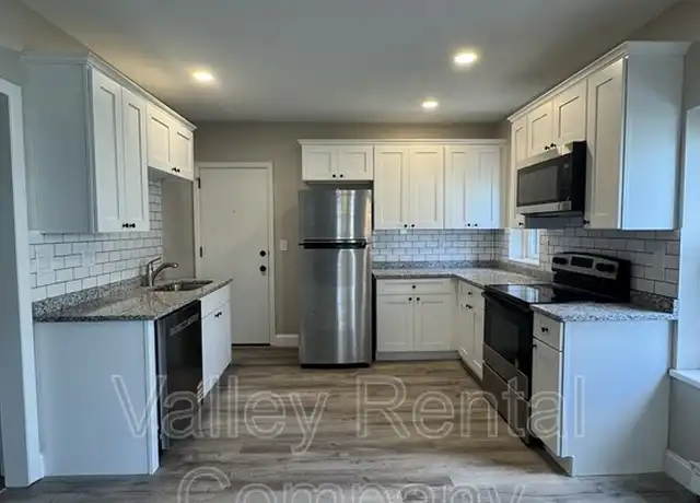 Property at 18 Orchard St Unit 2, Northampton, MA, 01060, 3 beds, 1 bath, [object Object]