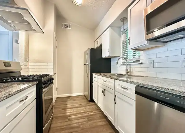 Property at Zilker Place - 2017 Bluebonnet Ln, Austin, TX, 78704, 1 bed, 1 bath, [object Object]