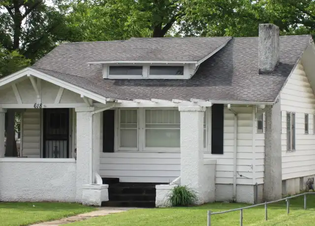 Property at 618 E Grand St, Springfield, MO, 65807, 3 beds, 1 bath, [object Object]