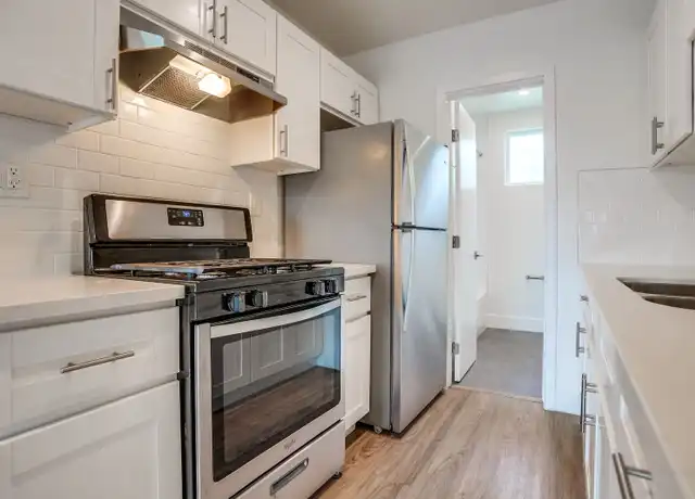 Property at 4037 W 28th St, Los Angeles, CA, 90018, 0-1 beds, 1 bath, [object Object]