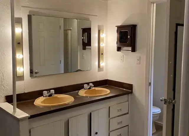 Property at 40 Screech Owl Dr, Candler, NC, 28715, 3 beds, 2 baths, [object Object]