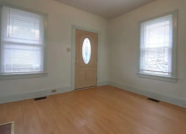 Property at 848 Bryan Ave, Lexington, KY, 40505, 2 beds, 1 bath, [object Object]