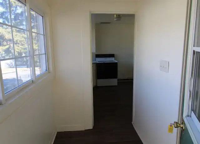 Property at 1540 Crescent Ave, Klamath Falls, OR, 97601, 4 beds, 2 baths, [object Object]