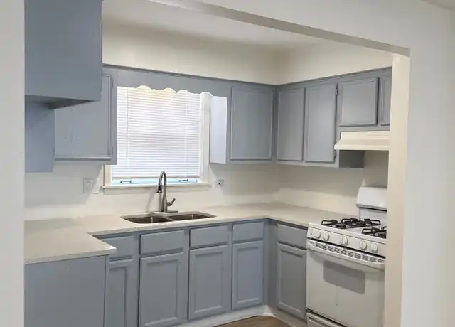 Property at 17385 70th Ave, Tinley Park, IL, 60477, 2 beds, 1 bath, [object Object]