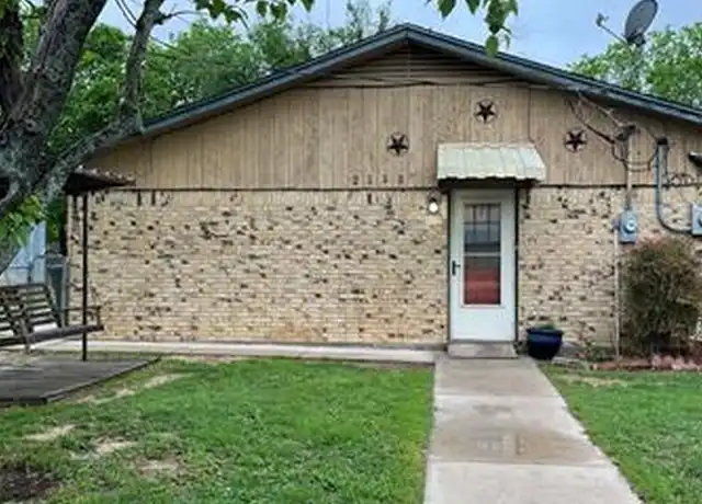 Property at 2111 W Pearl St, Granbury, TX, 76048, 3 beds, 1 bath, [object Object]