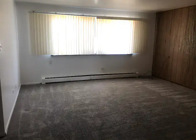 Property at 3913 W 124th Pl, Alsip, IL, 60803, 1 bed, 1 bath, [object Object]