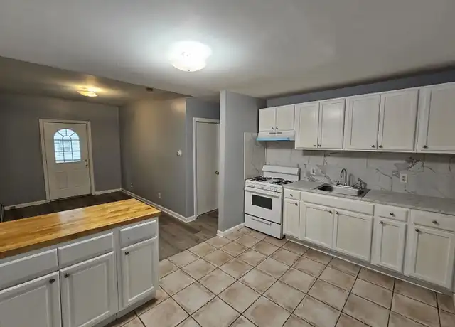 Property at 13 W 52nd St Unit 2, Bayonne, NJ, 07002, 2 beds, 1 bath, [object Object]