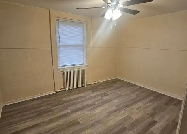 Property at 422 E Seminary Ave Unit 13, Hoopeston, IL, 60942, 2 beds, 1 bath, [object Object]
