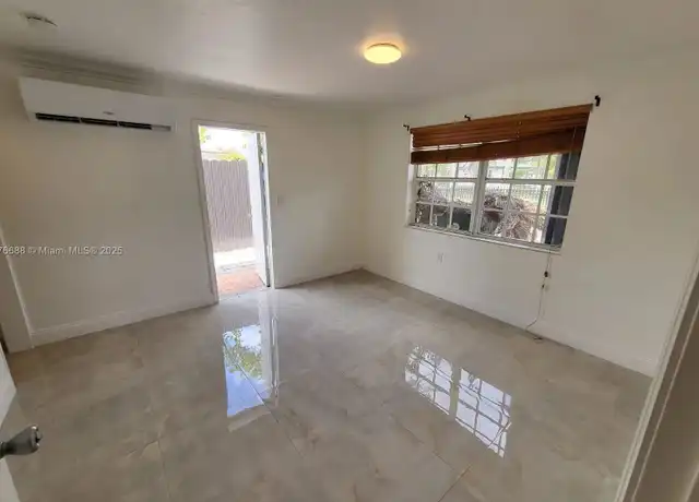 Property at 15320 SW 298th Ter, Homestead, FL, 33033, 1 bed, 1 bath, [object Object]