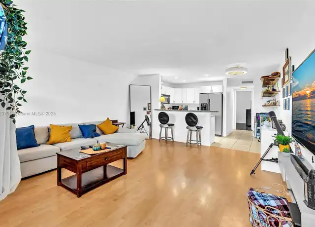 Property at 2715 NE 49th St #102, Fort Lauderdale, FL, 33308, 1 bed, 1 bath, [object Object]