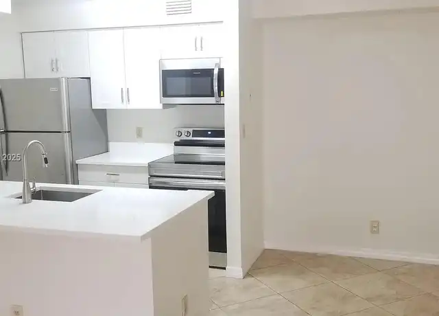 Property at 2826 S University Dr Unit 0, Davie, FL, 33328, 1 bed, 1 bath, [object Object]