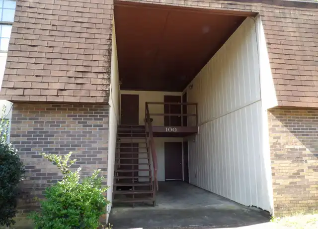 Property at 100 Woodview Dr, Ozark, AL, 36360, 1 bed, 1 bath, [object Object]
