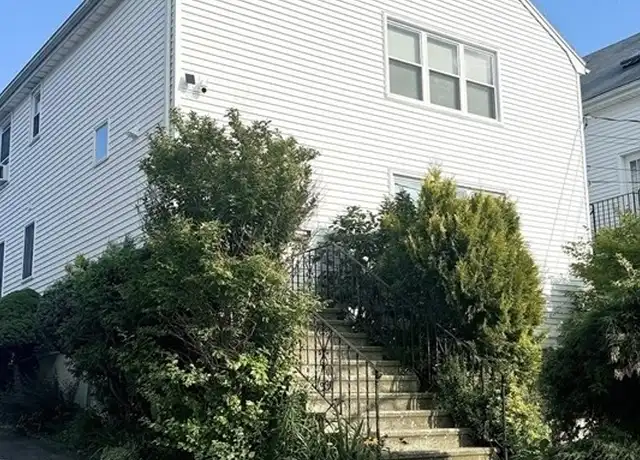 Property at 61 Tracey St Unit 1, Peabody, MA, 01960, 3 beds, 1 bath, [object Object]