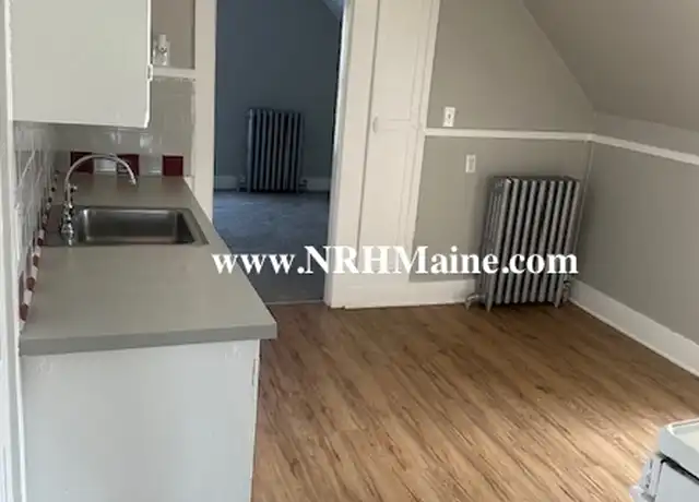 Property at 24 Elm St Unit 7, Lewiston, ME, 04240, 2 beds, 1 bath, [object Object]