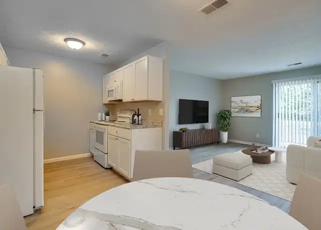 Property at Auburn Park Apartments - 3231 Sovereign Dr, Cincinnati, OH, 45251, 2 beds, 1 bath, [object Object]