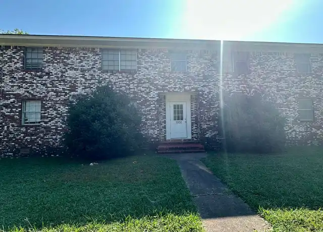 Property at 1000 N Denver Ave Apt 2, Russellville, AR, 72801, 2 beds, 1 bath, [object Object]