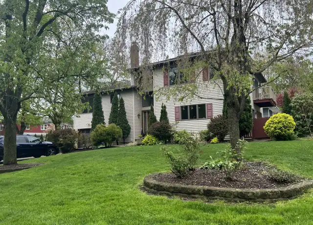 Property at 2 Walker Ct, Greenwich, CT, 06831, 5 beds, 3 baths, [object Object]