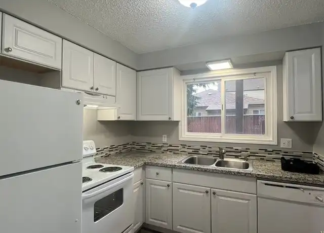 Property at 15851 E Burnside St Unit 15873, Portland, OR, 97233, 2 beds, 1 bath, [object Object]