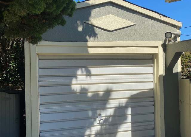 Photo of 308 19th St, Pacific Grove, CA 93950