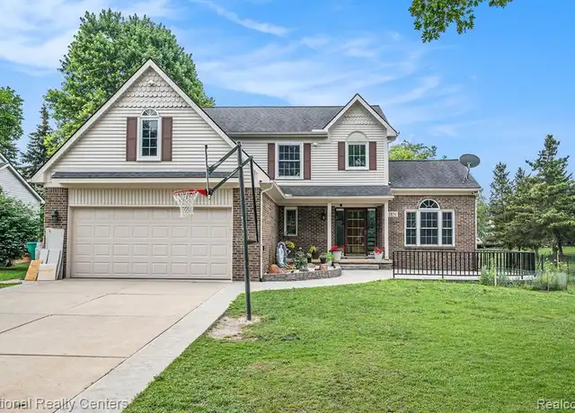Property at 1851 Ayrshire Dr, Commerce Township, MI, 48390, 3 beds, 2.5 baths, [object Object]
