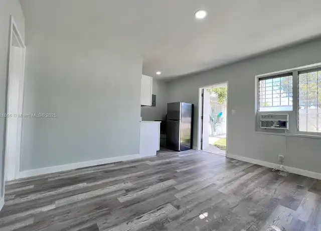 Property at 2901 NW 18th St Unit 14, Fort Lauderdale, FL, 33311, 1 bed, 1 bath, [object Object]