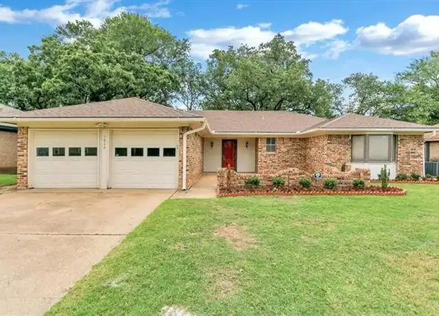 Property at 1215 San Marcos Dr, Arlington, TX, 76012, 4 beds, 2 baths, [object Object]