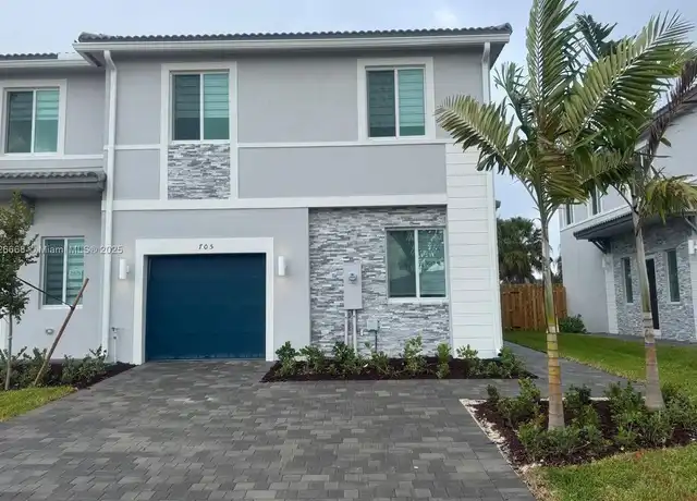 Property at 705 SE 13th Street Cir, Homestead, FL, 33034, 4 beds, 3.5 baths, [object Object]