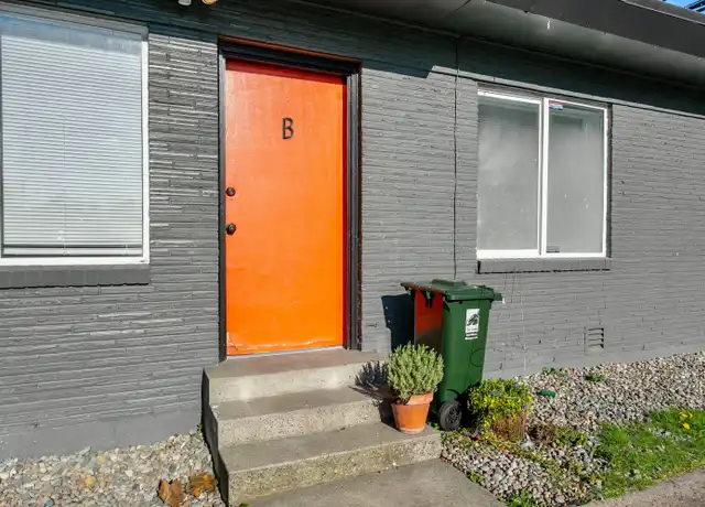 Property at 1123 S M St Unit B, Tacoma, WA, 98405, 1 bed, 1 bath, [object Object]