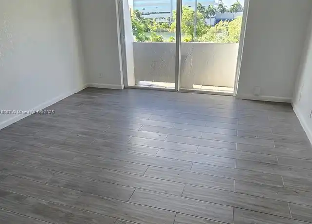 Property at 11120 SW 196th St Unit 409, Miami, FL, 33157, 3 beds, 1 bath, [object Object]