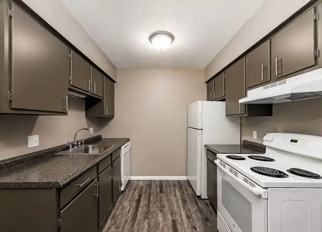 Property at Brandon Manor - 7451 Lunitas Ln, Perrysburg, OH, 43551, 1-2 bed, 1 bath, [object Object]