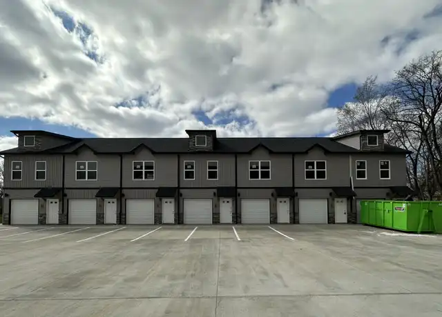 Property at 119 W Rossview Rd Unit 2 I, Clarksville, TN, 37040, 2 beds, 2.5 baths, [object Object]