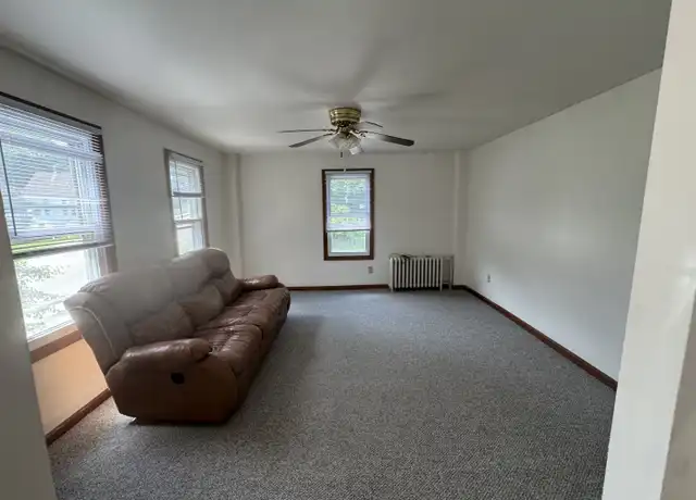 Property at 10 W High St Unit 2, East Hampton, CT, 06424, 2 beds, 1 bath, [object Object]