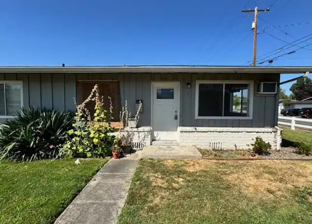 Property at 632 Berrydale Ave Unit 1, Medford, OR, 97501, 2 beds, 1 bath, [object Object]