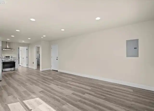 Property at 8316 SE Raymond Ct Unit B, Portland, OR, 97266, 1 bed, 1 bath, [object Object]