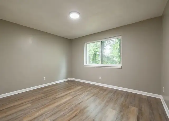 Photo of 3937 Glenwood Rd, Decatur, GA 30032